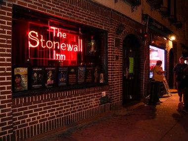 gay bars with dark room in new york