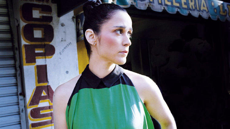 julieta venegas