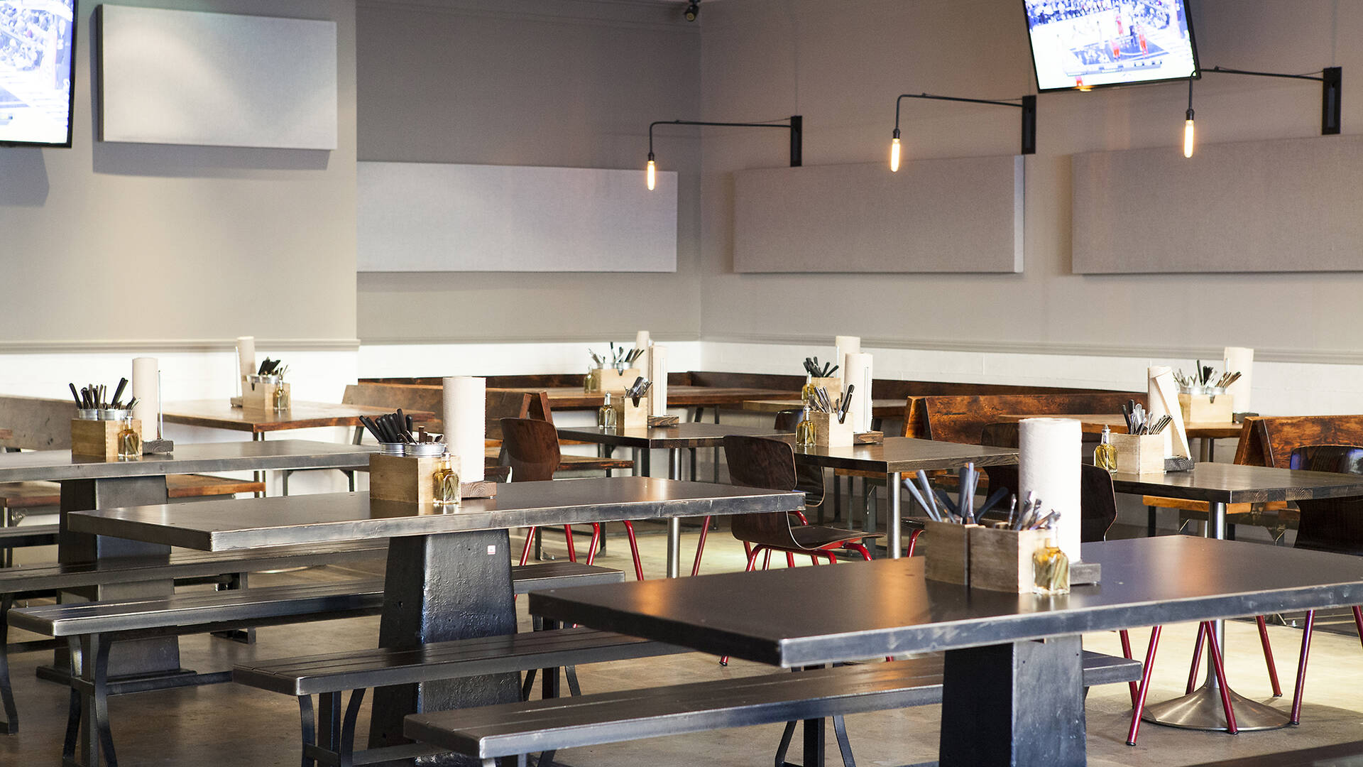 Bludso’s Bar-&-Que | Restaurants in La Brea, Los Angeles