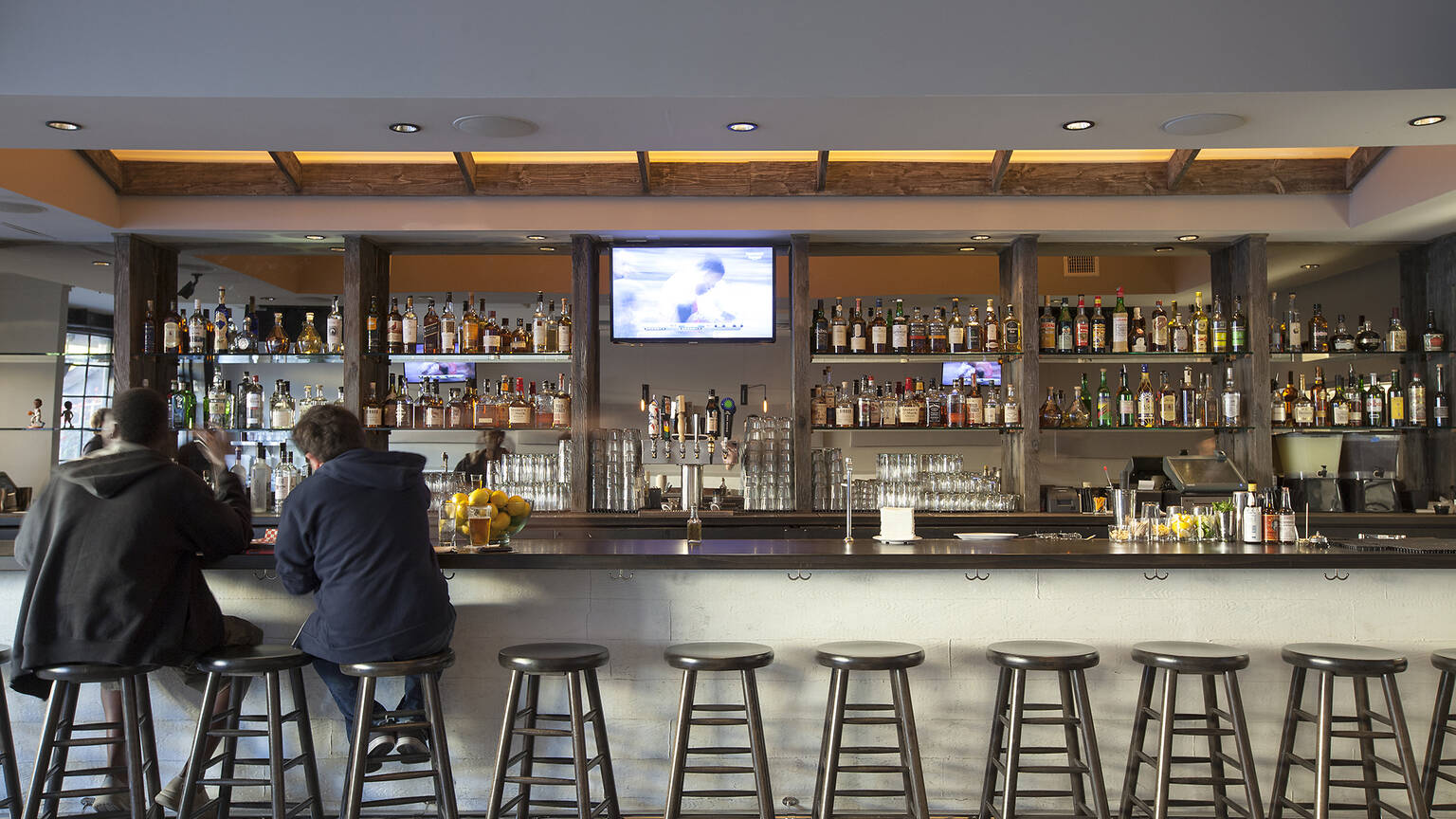 Bludso’s Bar-&-Que | Restaurants in La Brea, Los Angeles