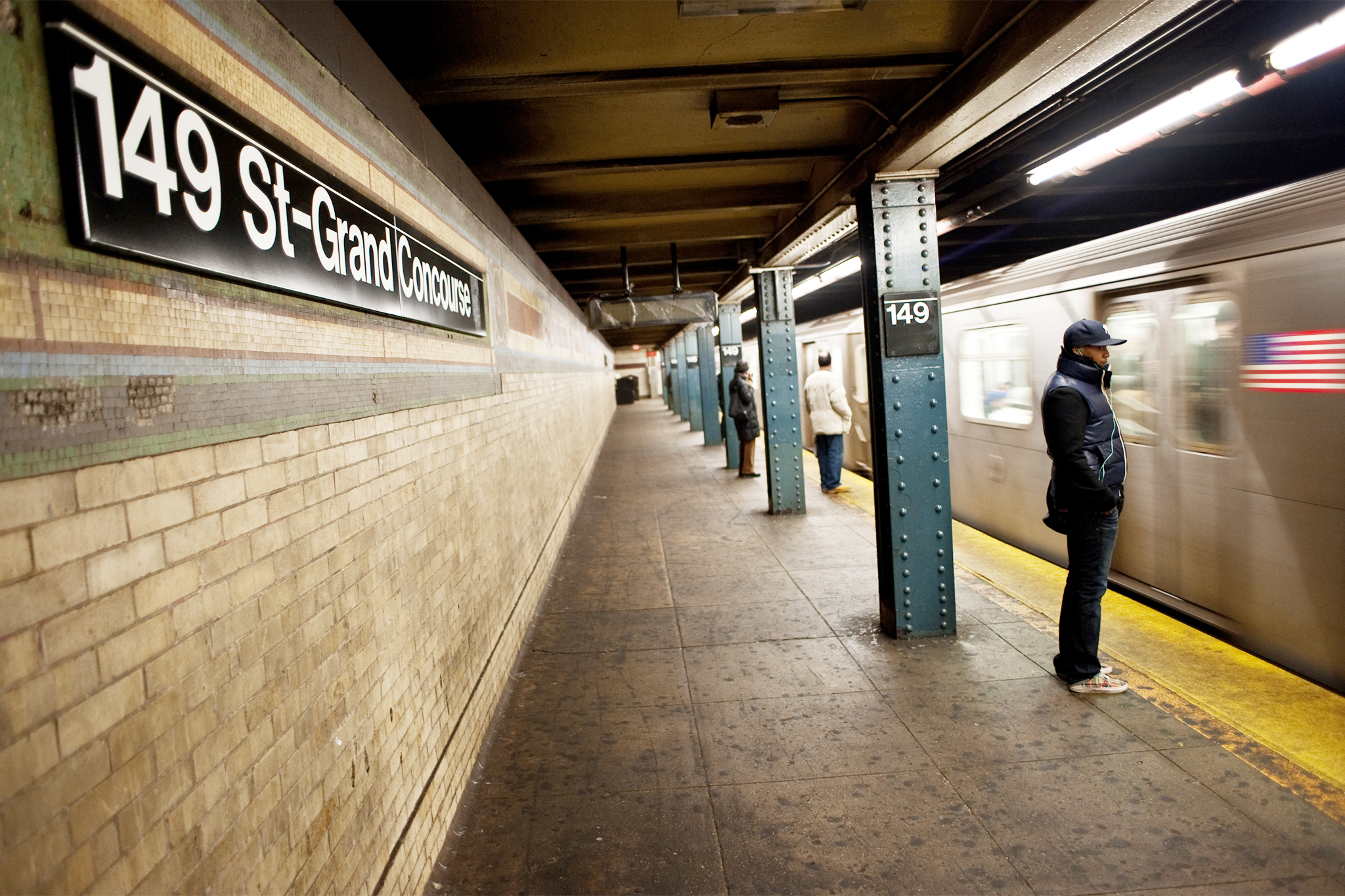 how many subway stations does new york city have