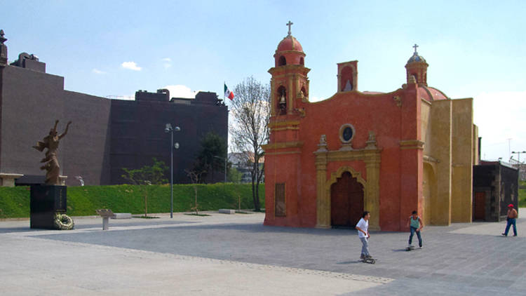 Metrópolis abril