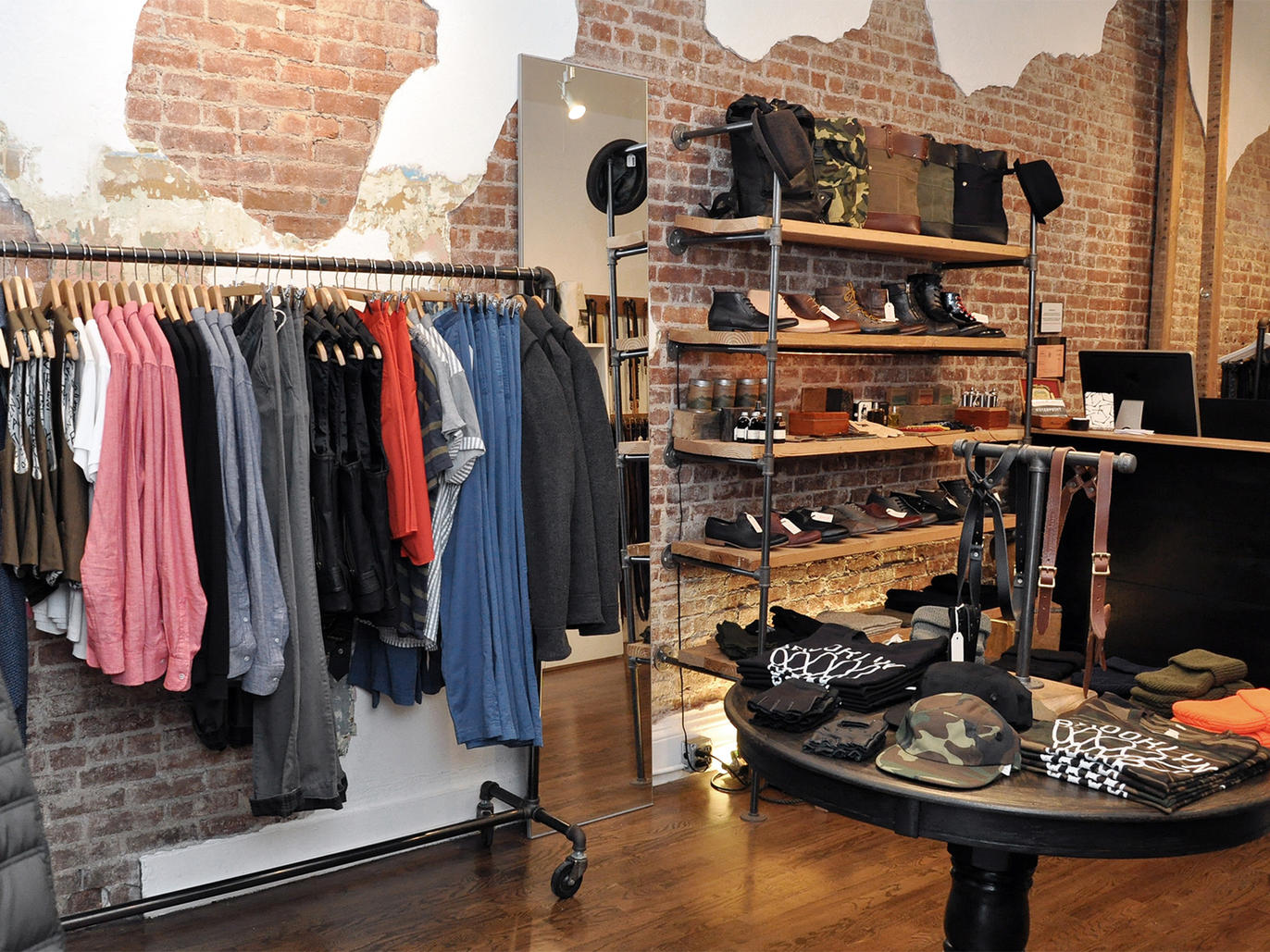 Clothing boutiques for men for affordable, fashionable clothing