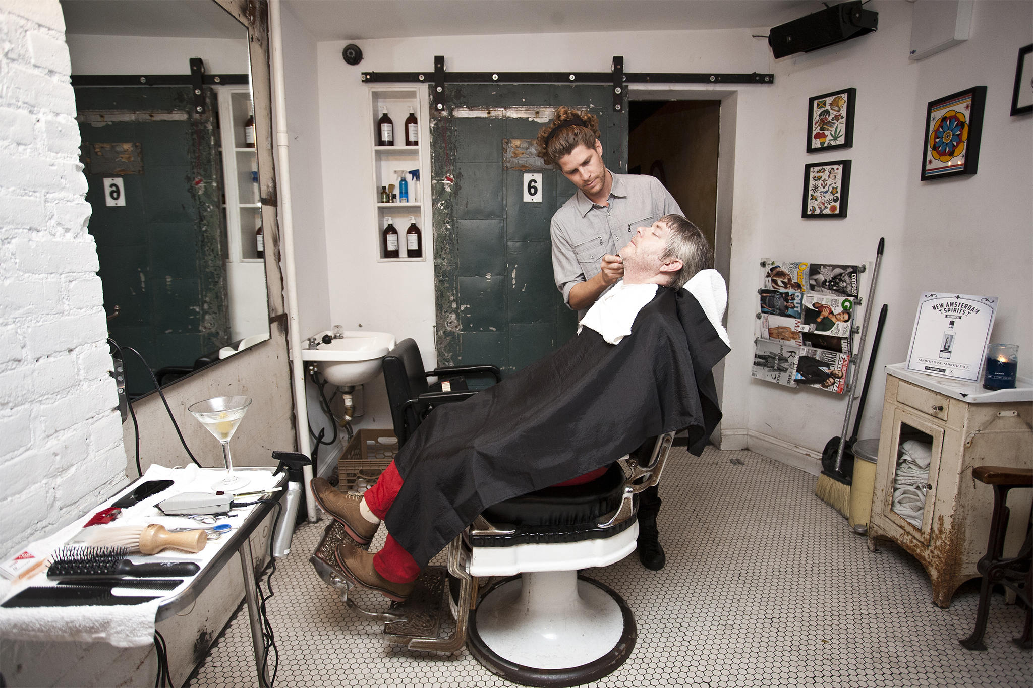 Barber Shops In Nyc Where You Can Get A Hot Shave