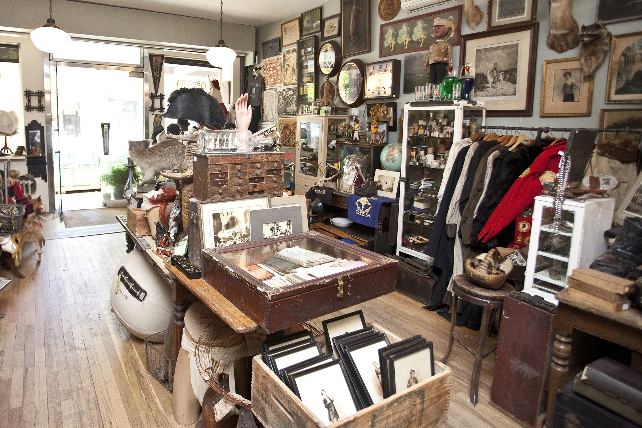 Antique stores in NYC for vintage finds and retro clothes