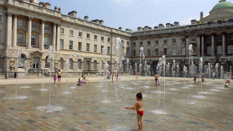 Courtyard fountains - © Simon Leigh / Time Out