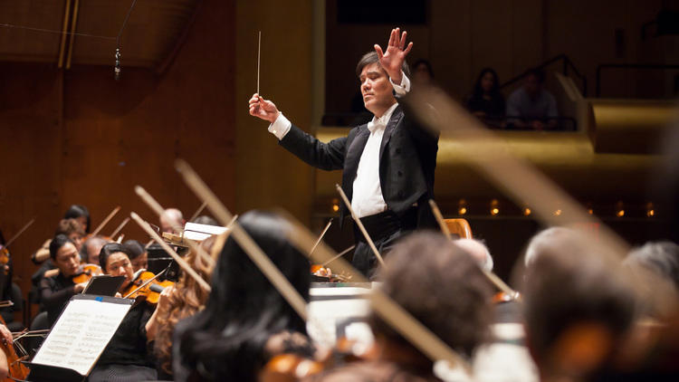 Alan Gilbert conducting the New York Philharmonic