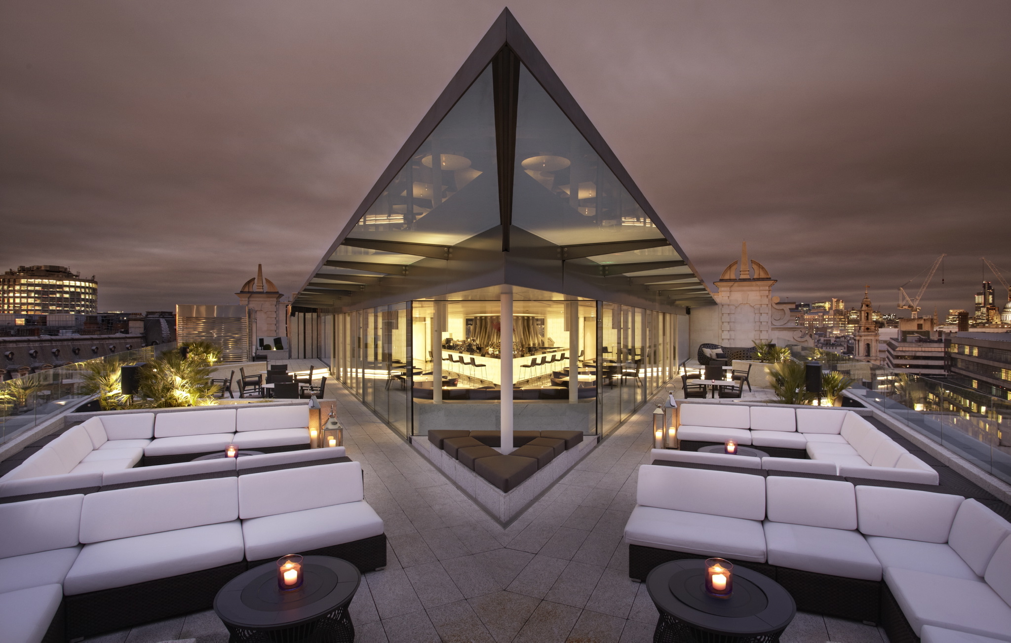 26 Best Rooftop Bars With Dazzling Views In London