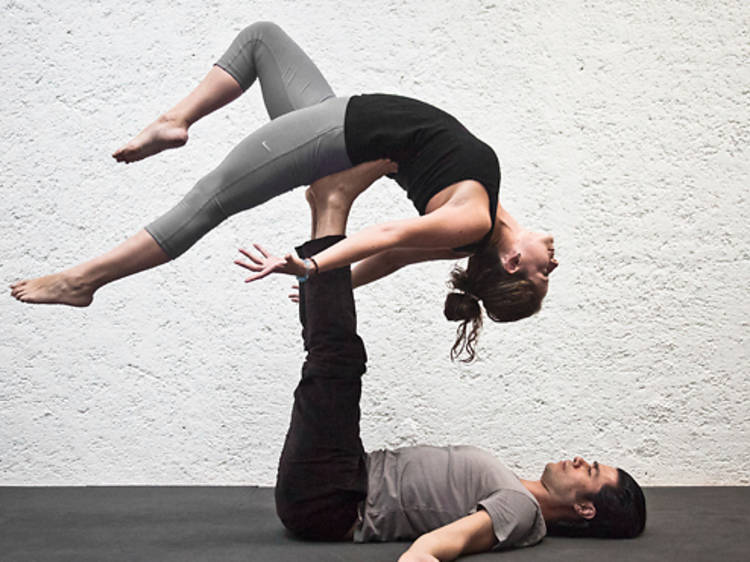 Acroyoga y aeroyoga