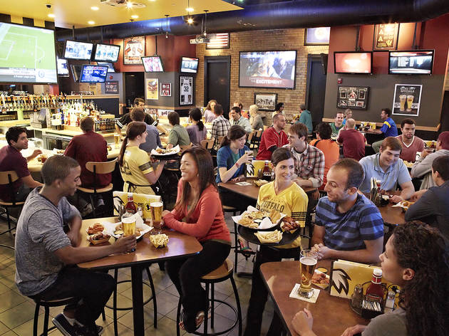 Buffalo Wild Wings Bars in Pasadena, Los Angeles