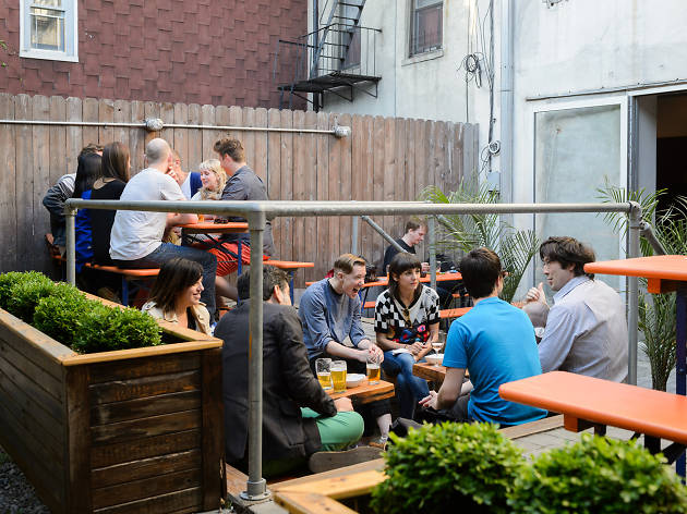 25 Of The Best Beer Gardens And Beer Halls In Nyc Right Now