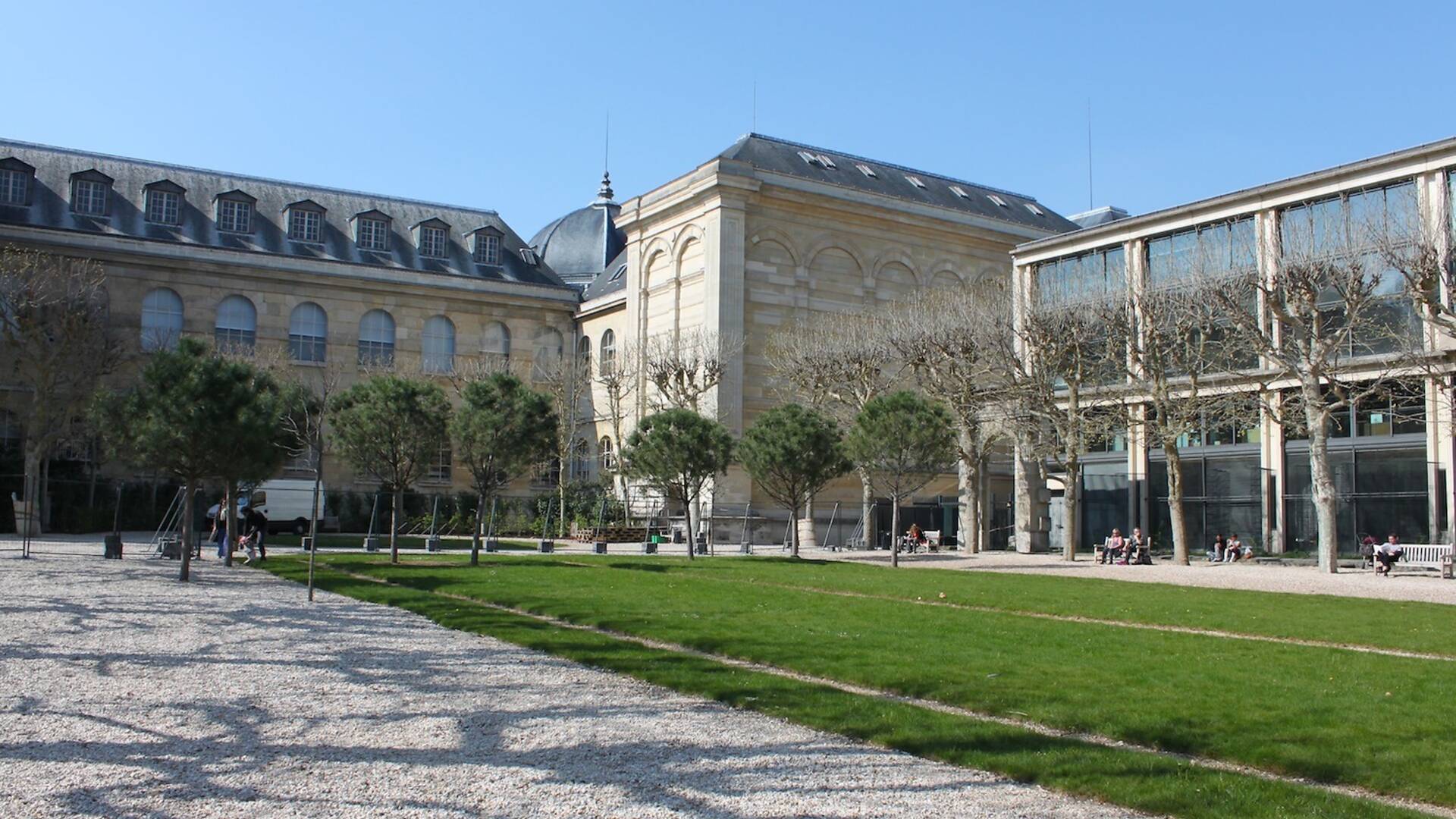 Jardin des Archives Nationales | Attractions in Le Marais, Paris