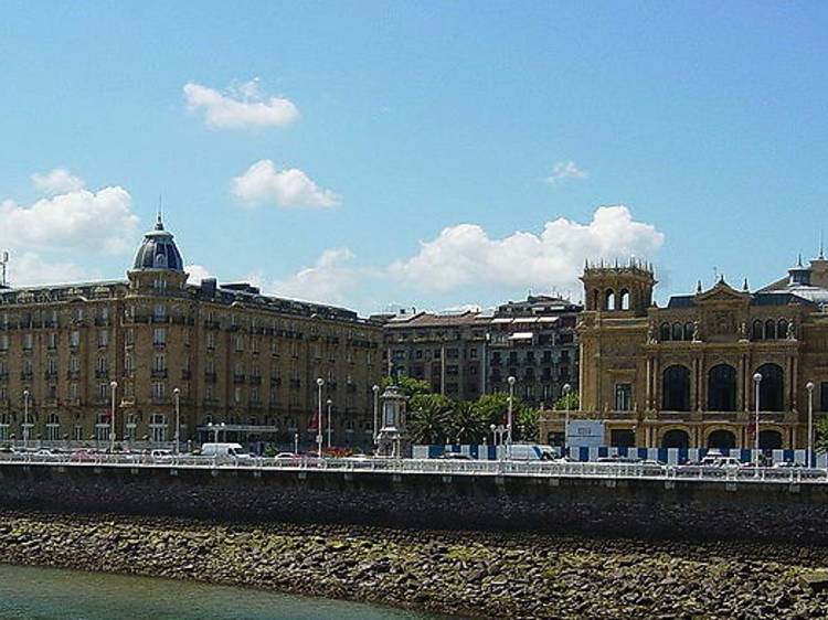 Teatro Victoria y Hotel María Cristina