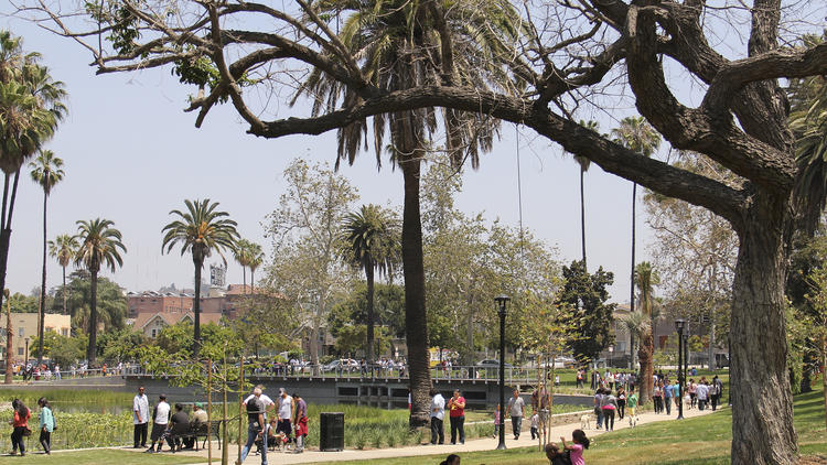 Echo Park Lake is the Best Place to Picnic in LA - Thrillist