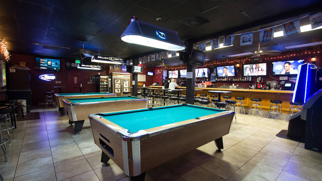 Pat's Cocktail Lounge Bars in San Fernando Valley, Los Angeles