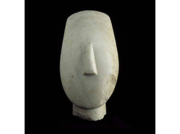Tête d'idole aux bras croisés / Musée du Louvre Tête d'idole aux bras croisés / Musée du Louvre