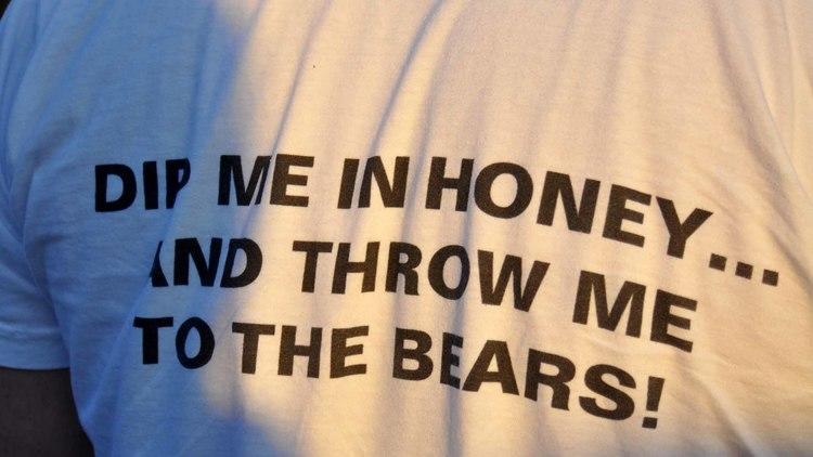 Throw Me to The Bears' Men's T-Shirt