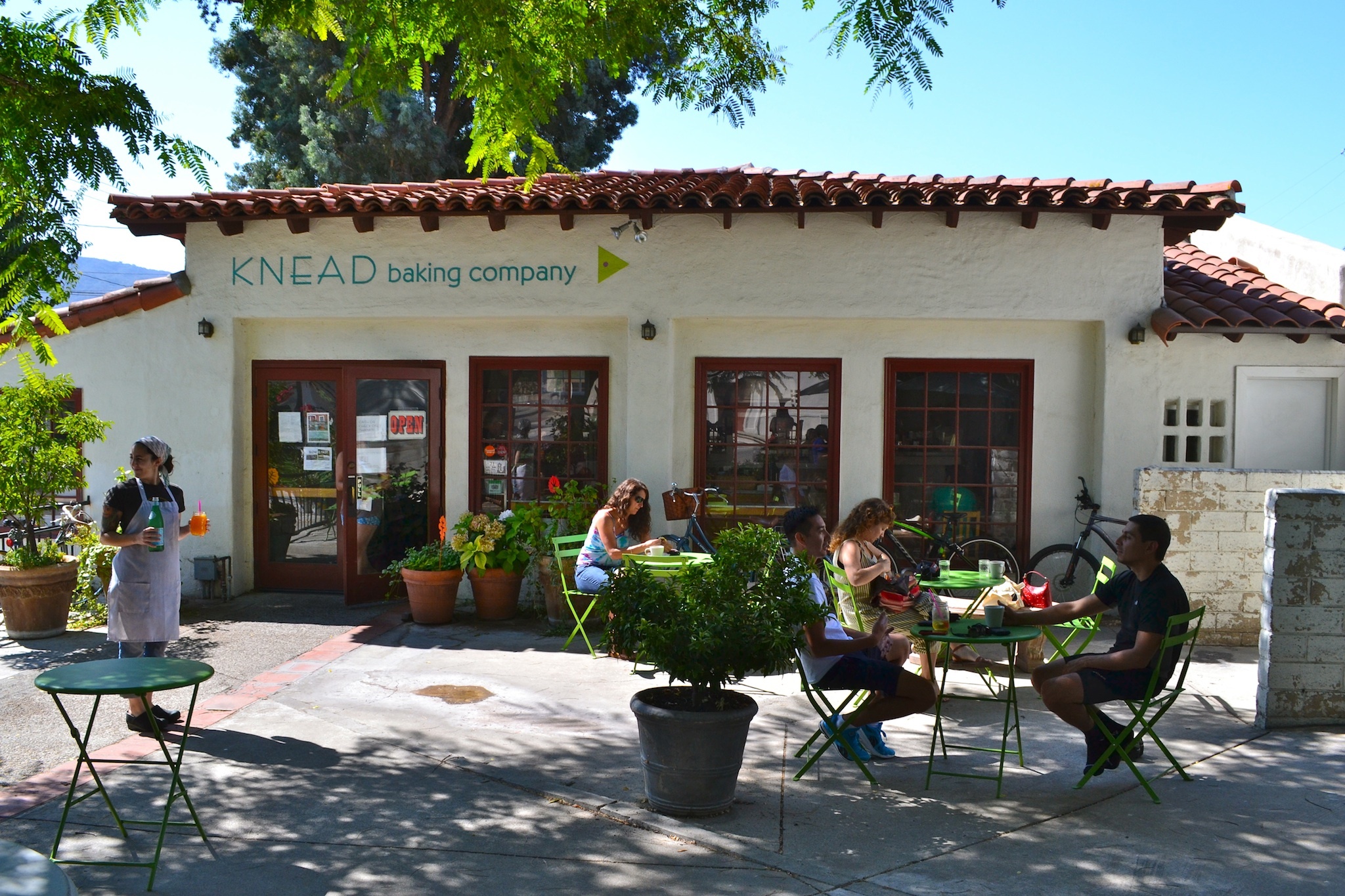 Weekend getaways Ojai restaurant & bar guide