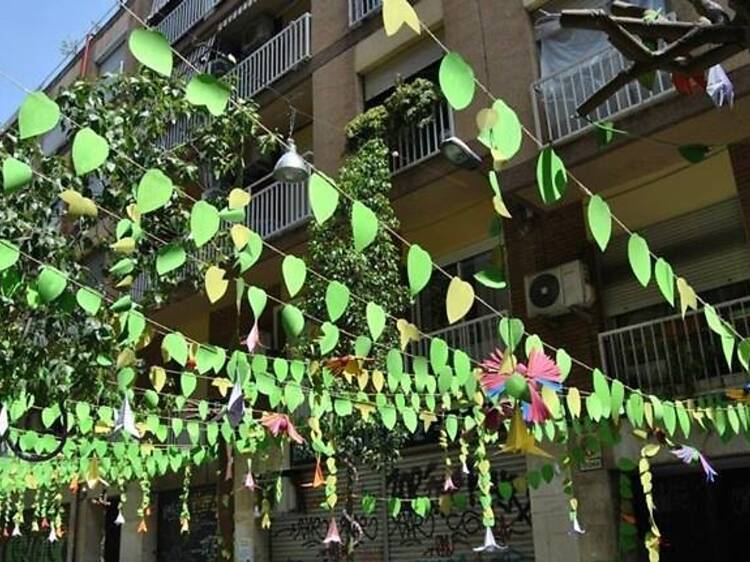 Carrer guarnit Sants