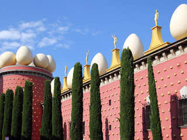 Façana exterior del Museu Salvador Dalí Façana exterior del Museu Salvador Dalí