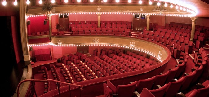 salle theatre bouffe parisien