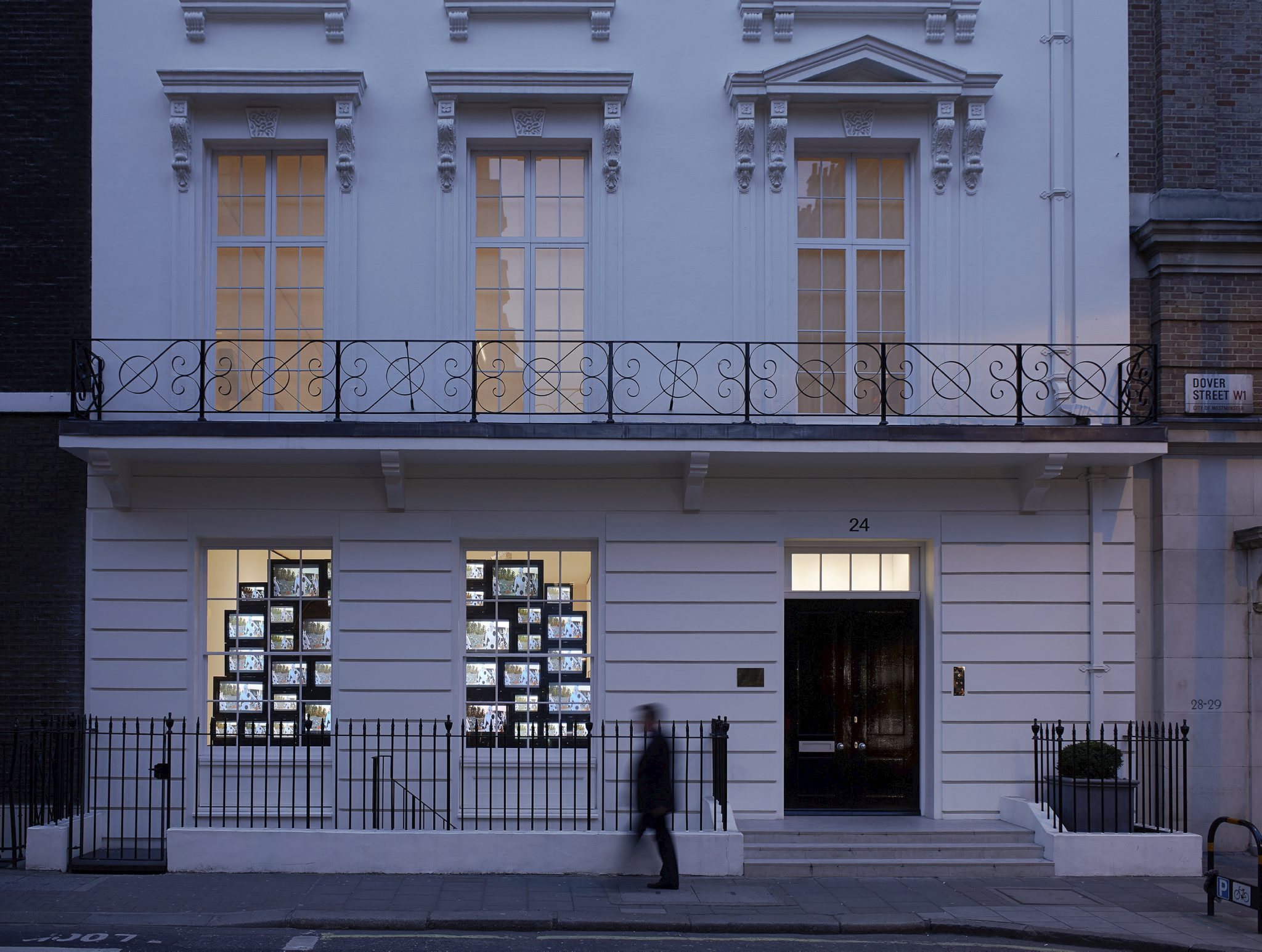 50-best-art-galleries-in-london-from-institutions-to-tiny-exhibition