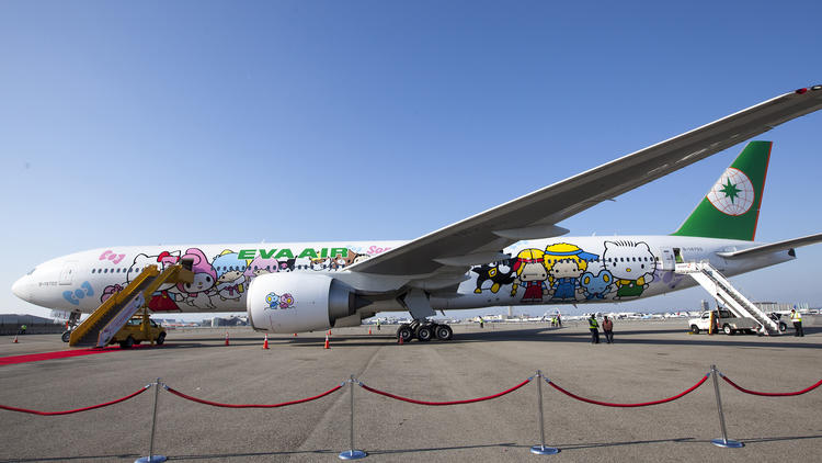Hello Kitty jet at LAX (Photograph: Jakob N. Layman)