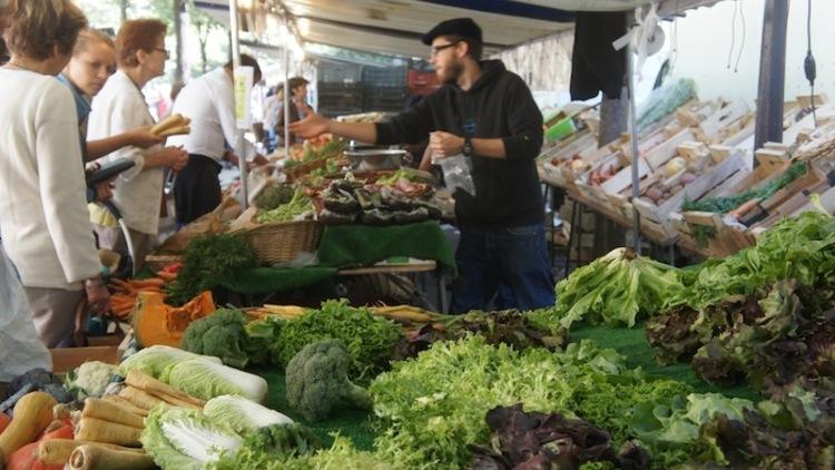 Marché bio des Batignolles (© Barbara Chossis)