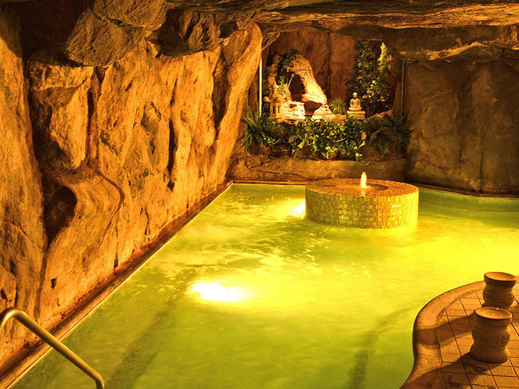 Beverly Hot Springs