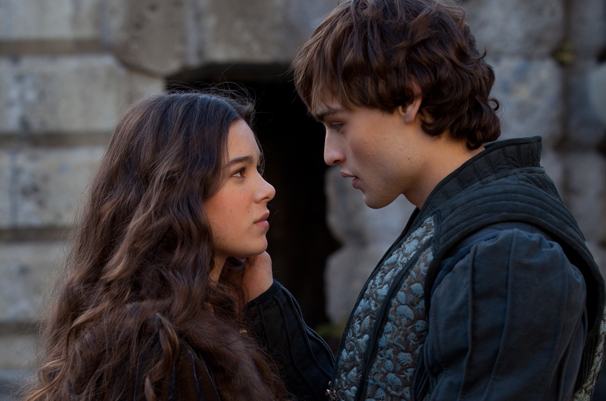 Romeo and Juliet 2013, directed by Carlo Carlei Film review