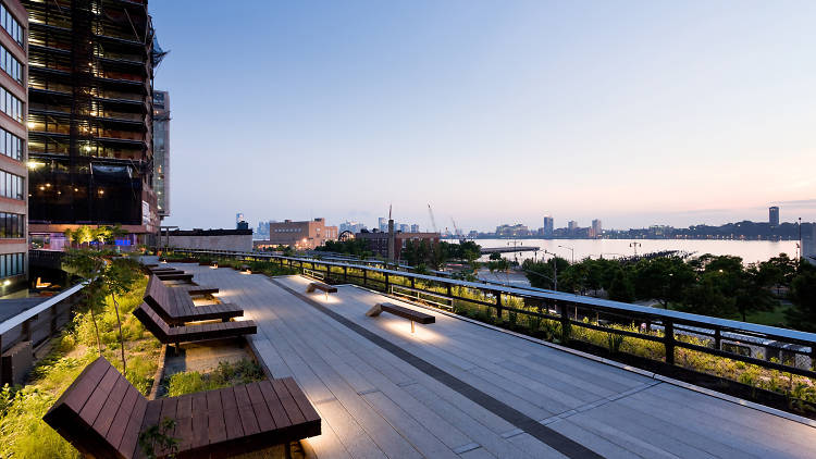 Soak up the sun on the High Line