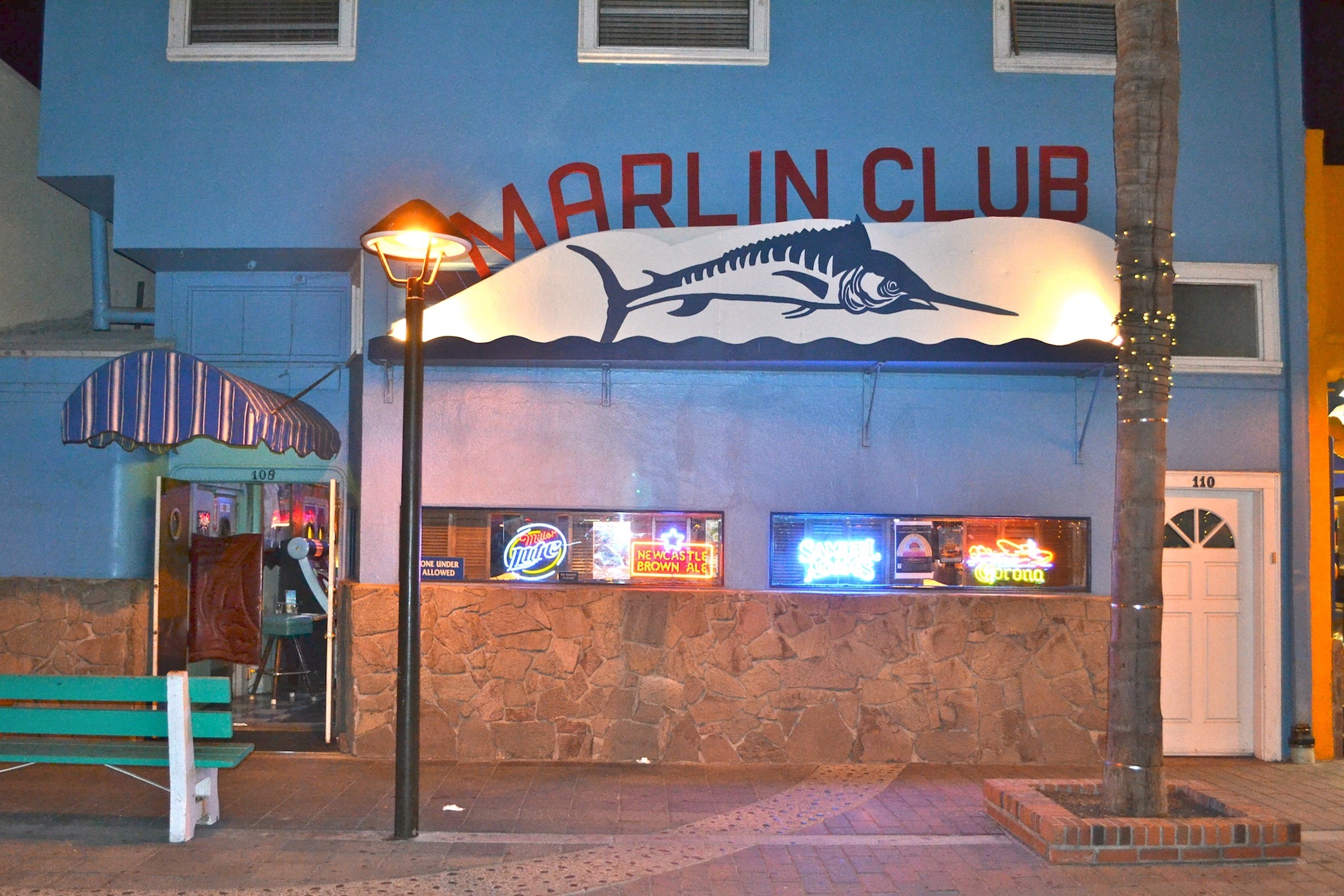 Weekend Getaways Catalina Restaurant Bar Guide