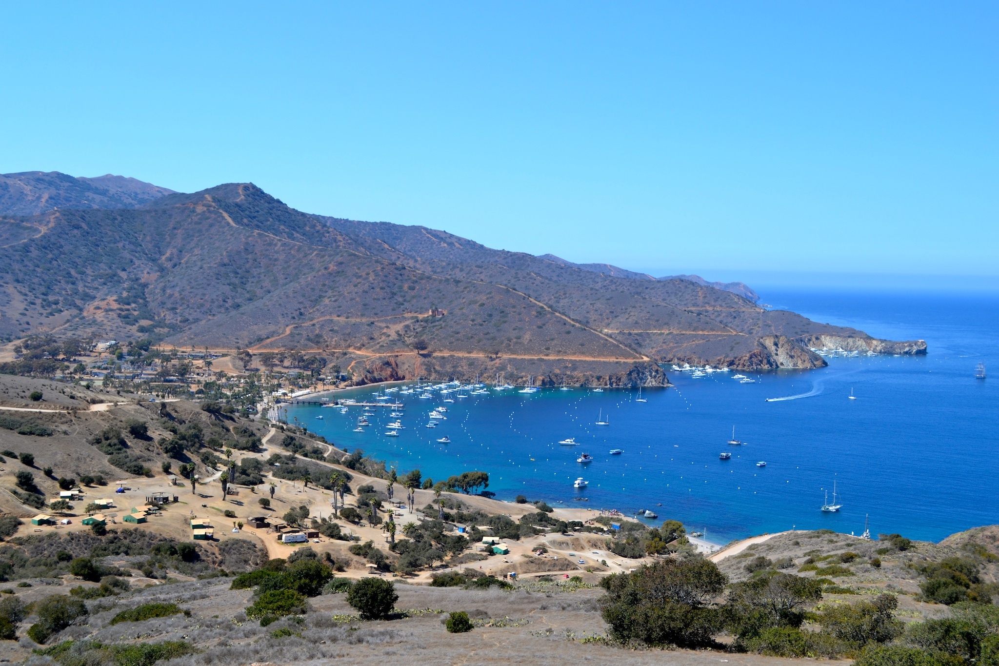 Catalina S Two Harbors How To Explore The Remote Island Town