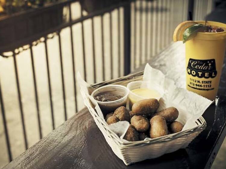 378.ng.bg.eat.cedarhotel.kobecorndogs.jpg