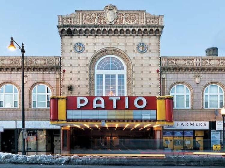 382.wk.fob.un.patiotheater.jpg