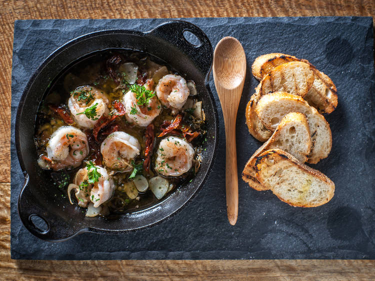 Gambas al ajillo at Baoburg