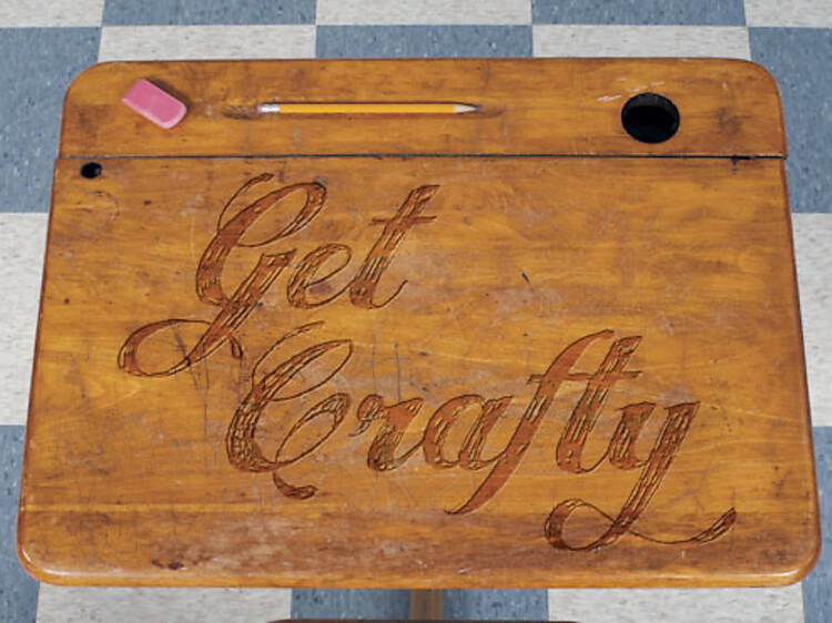 390.ceg12.ca.grafty.desk.jpg
