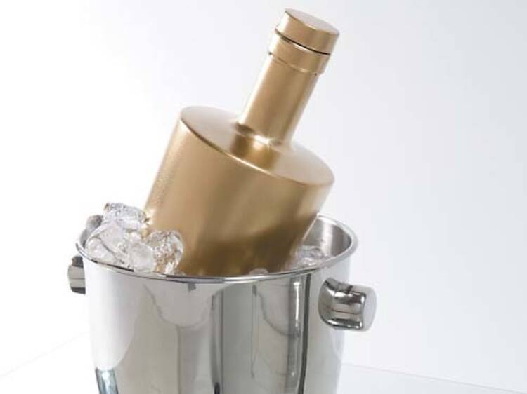 424.ac.ft.luxury.bottleservice1.jpg