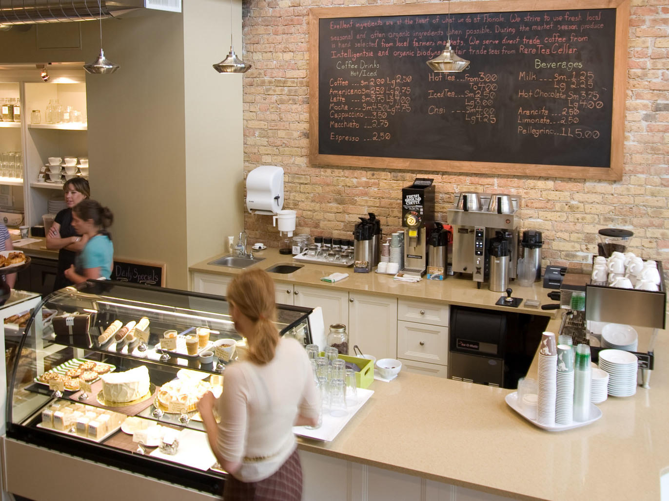 18 Best Lincoln Park Restaurants to Make a Reservation at Tonight