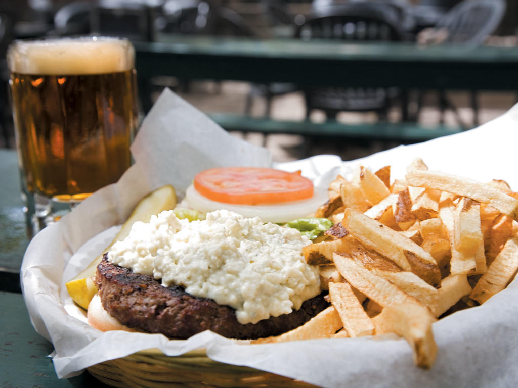 25 Best Beer Gardens For Outdoor Drinking in Chicago