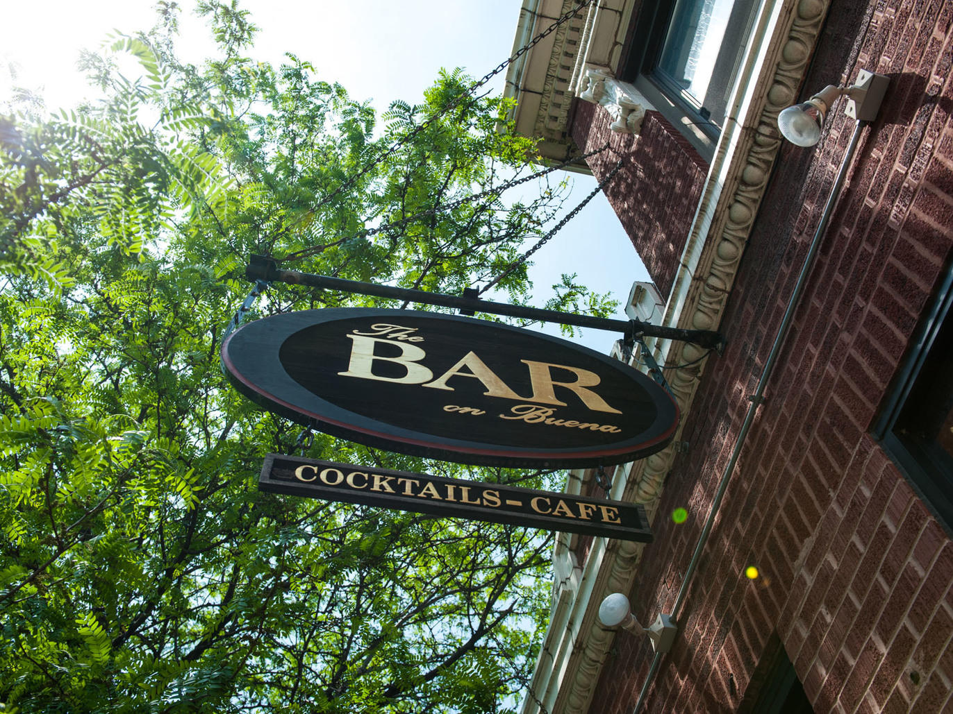 The best Uptown bars for cocktails and cheap beer