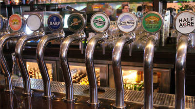 Emerald Loop Bar & Grill | Bars in Loop, Chicago