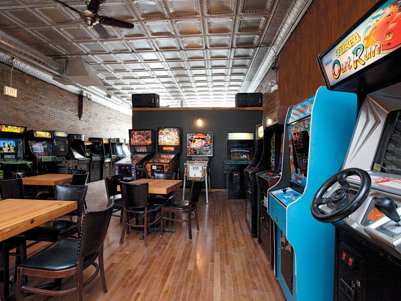 Chicago arcade bars where you can drink beer and play games