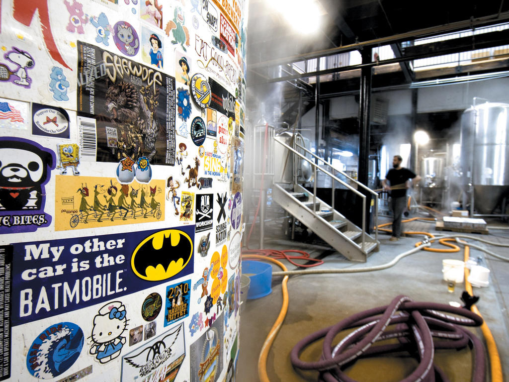 14 breweries to fill up a beer growler in Chicago