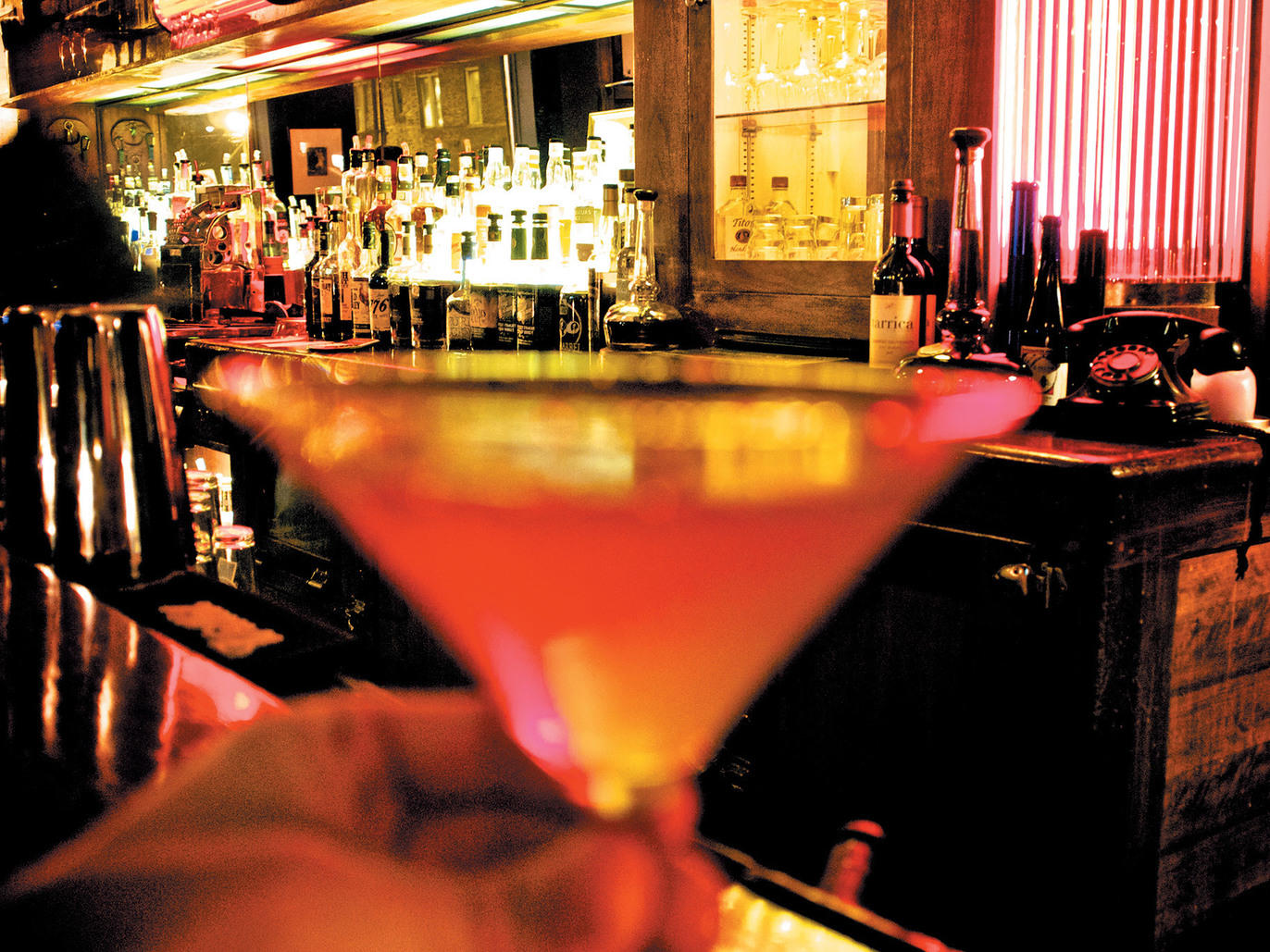 24 Best Cocktail Bars In Chicago For A Stiff Drink