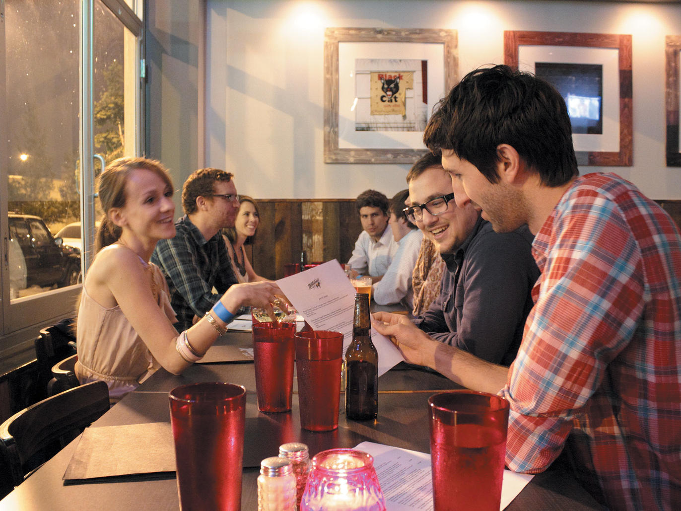 Best bars in Lakeview, with karaoke, craft beer and more