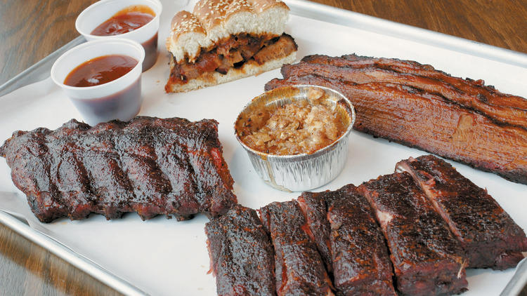 A platter of barbecue.