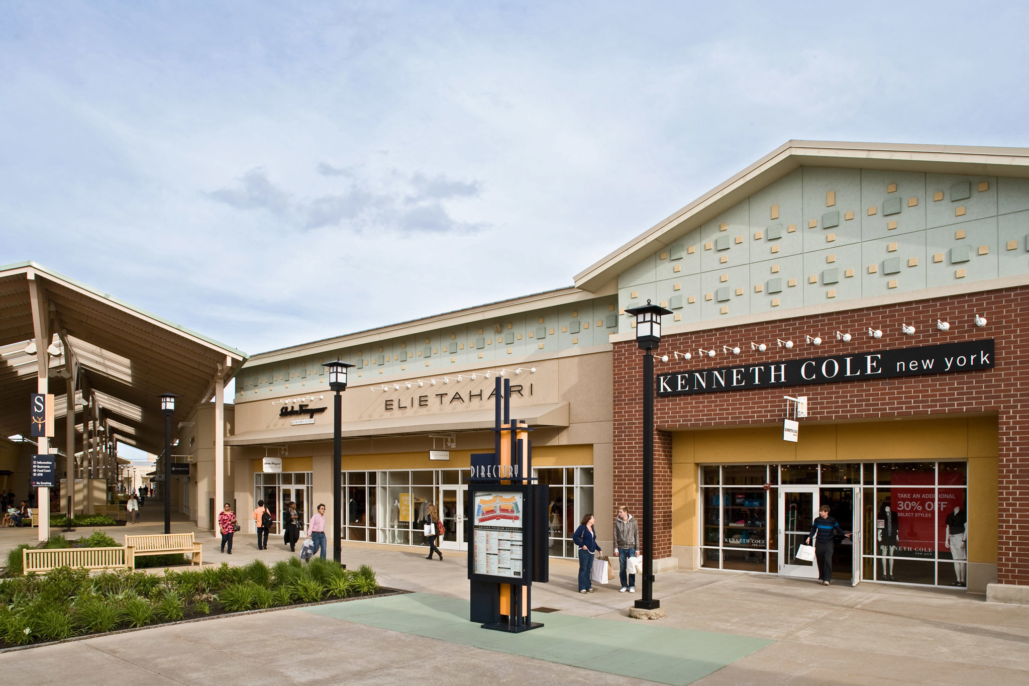 Outlet stores in Chicago for discount clothes and furniture