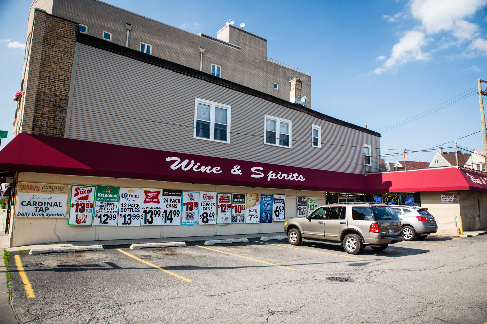 Cardinal Wine and Spirits Lounge Shopping in Lincoln Square, Chicago