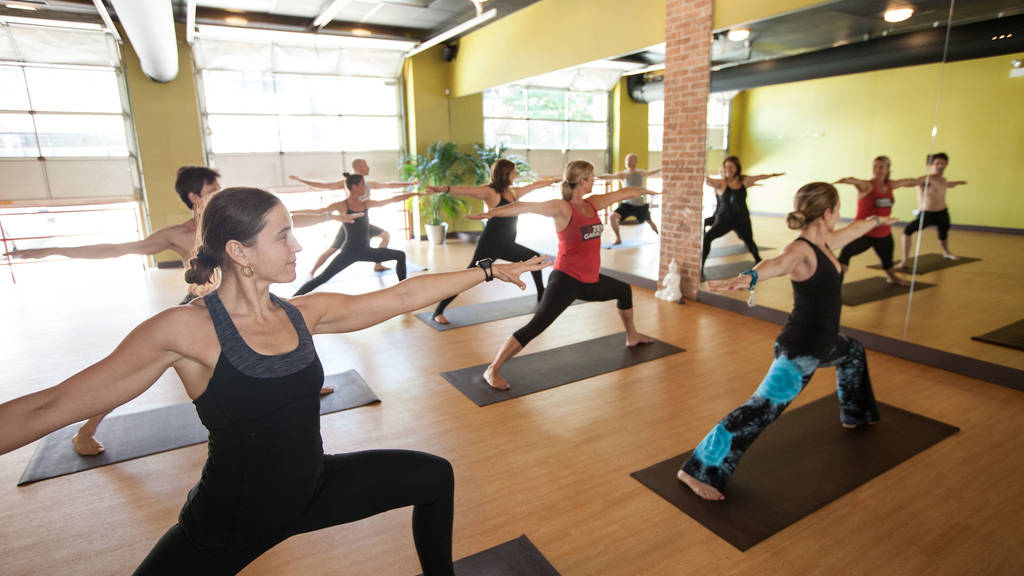 Zen Yoga Garage Sports and fitness in Bucktown, Chicago